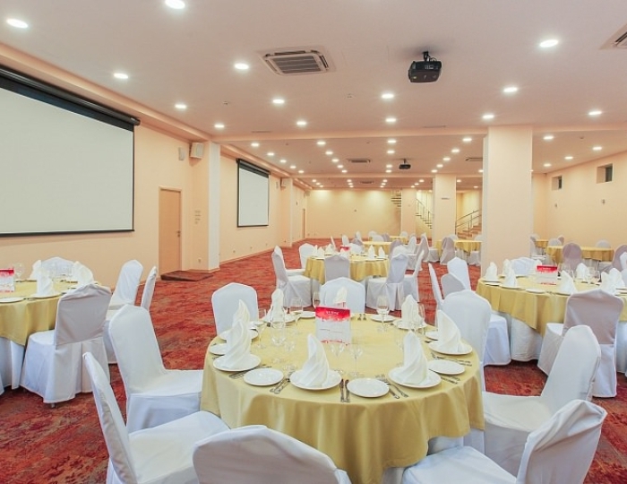 Русский зал - Отель Bridge Resort / Бридж Резорт