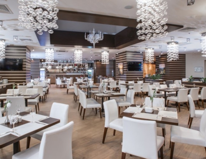Зал ресторана Bridge Resort - Отель Bridge Resort / Бридж Резорт